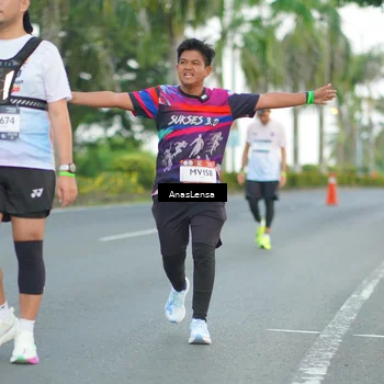 Runner Photo 7741172