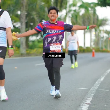 Runner Photo 7741174