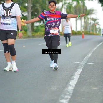 Runner Photo 7741177