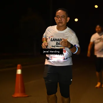 Runner Photo 7741191