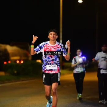 Runner Photo 7741249