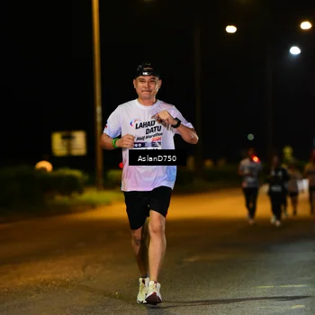 Runner Photo 7741645
