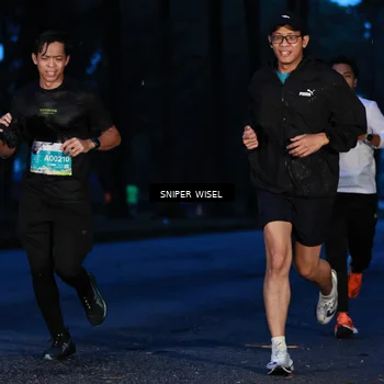 Runner Photo 7741664
