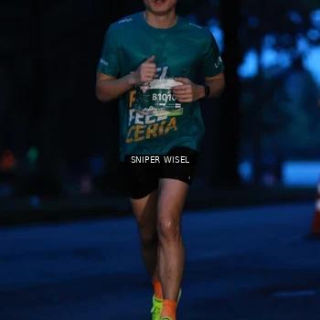 Runner Photo 7741687