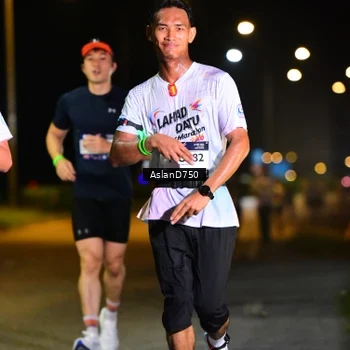 Runner Photo 7741697