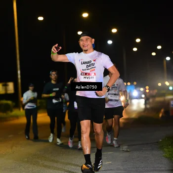 Runner Photo 7741811