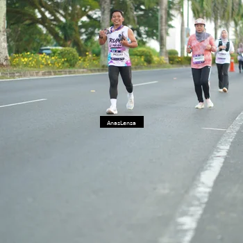 Runner Photo 7741996