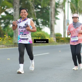 Runner Photo 7742000