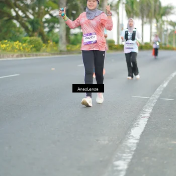 Runner Photo 7742057