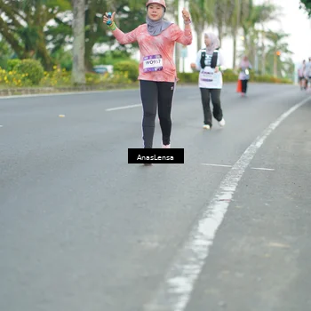 Runner Photo 7742058