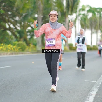 Runner Photo 7742071