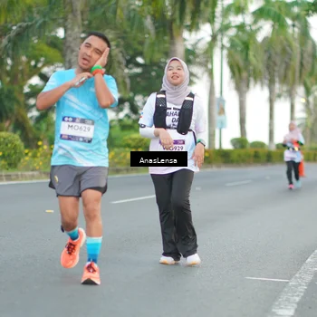 Runner Photo 7742072