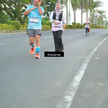 Runner Photo 7742085