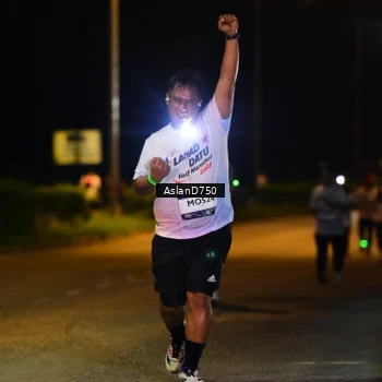 Runner Photo 7742102
