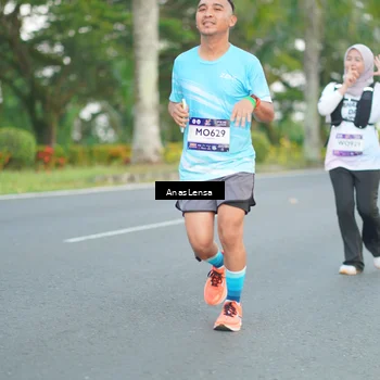 Runner Photo 7742103