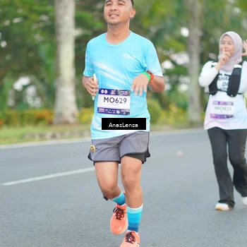 Runner Photo 7742105