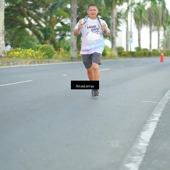 Runner Photo 7742190