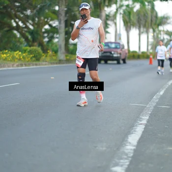 Runner Photo 7742215