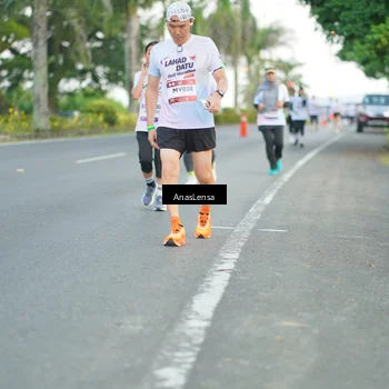 Runner Photo 7742254