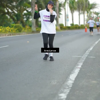Runner Photo 7742330