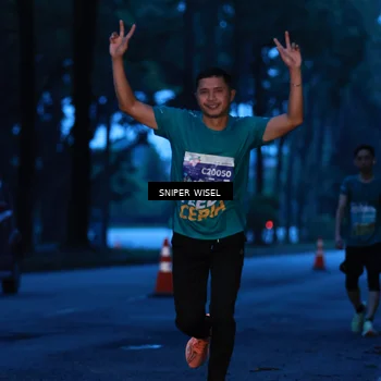 Runner Photo 7742404