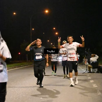 Runner Photo 7742789