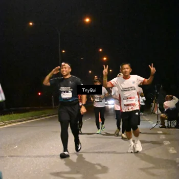Runner Photo 7742834
