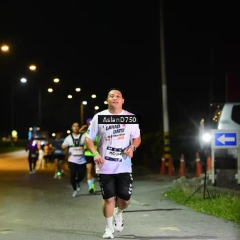 Runner Photo 7742850
