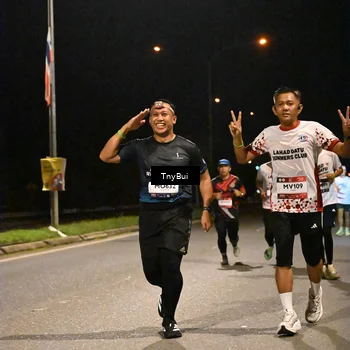 Runner Photo 7742879