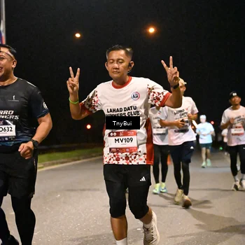 Runner Photo 7742884
