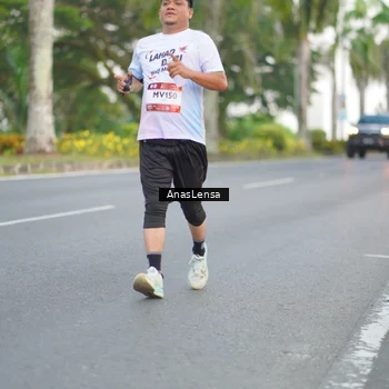 Runner Photo 7742963