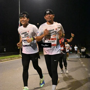 Runner Photo 7742999