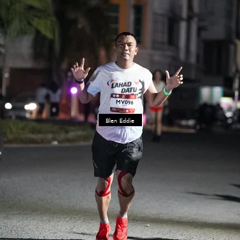 Runner Photo 7743011
