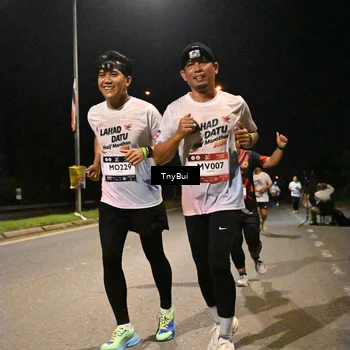 Runner Photo 7743013