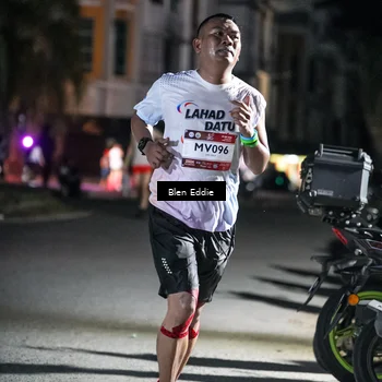 Runner Photo 7743024
