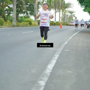 Runner Photo 7743035