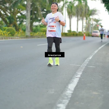 Runner Photo 7743036