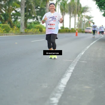 Runner Photo 7743037