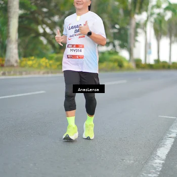Runner Photo 7743049