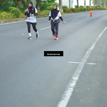 Runner Photo 7743052