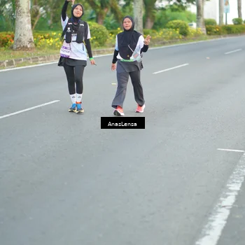 Runner Photo 7743064