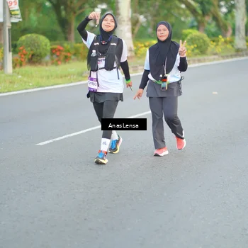 Runner Photo 7743076