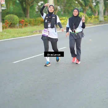 Runner Photo 7743111