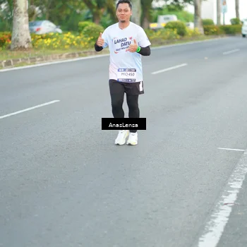 Runner Photo 7743120
