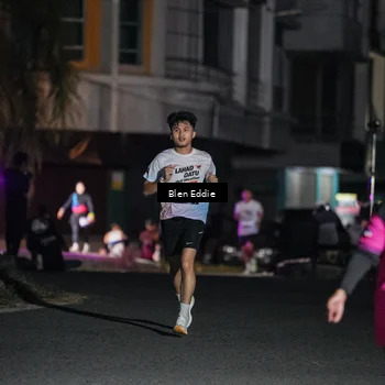 Runner Photo 7743156