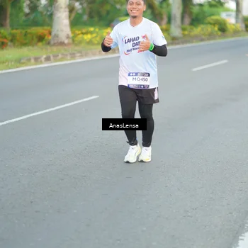 Runner Photo 7743158