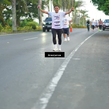 Runner Photo 7743166