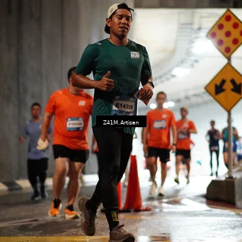 Runner Photo 7743172