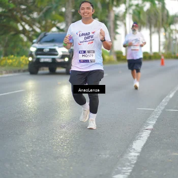 Runner Photo 7743200