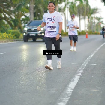 Runner Photo 7743201